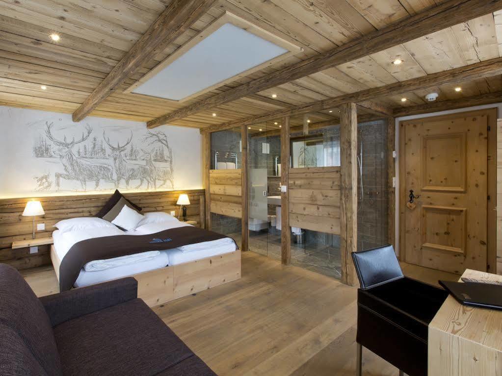 Hotel Crusch Alba Zernez Exterior foto